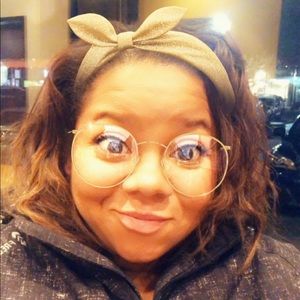 Meet your Posher, Aisha